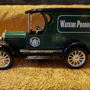 Vintage Ertl Collectible 1923 Chevy Watkins metal truck bank